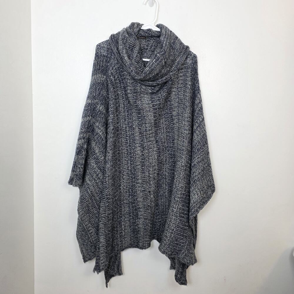 Do Everything In Love Anthropologie Blue White Turtleneck Poncho One‎ Size